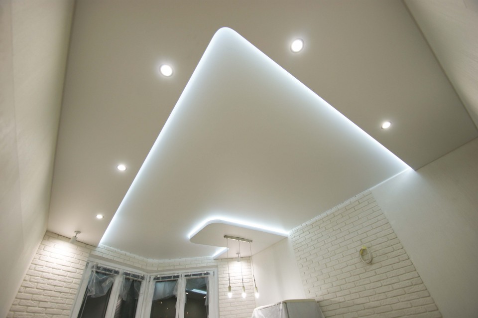 Заказать парящие натяжные потолки в г. Короча